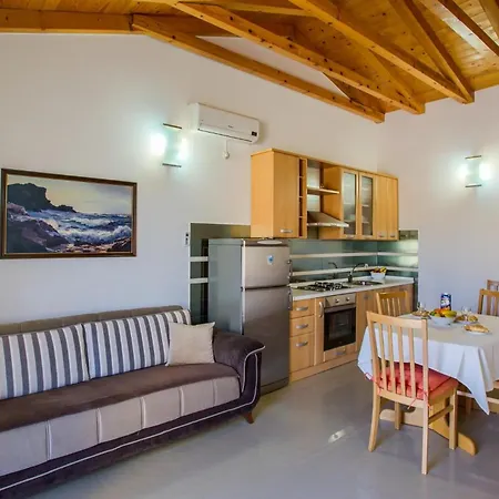 Zlatni Dvori Holiday home *